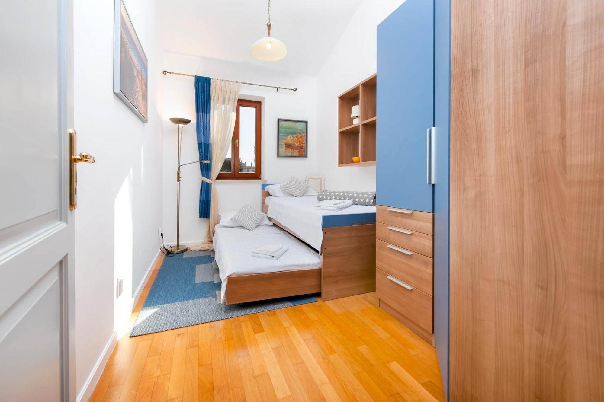 Apartament Bellevue - Two Bedroom With Terrace And Private Garage Rovinj