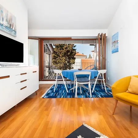 Bellevue - Two Bedroom Apartment With Terrace And Private Garage Rovinj Exterior photo
