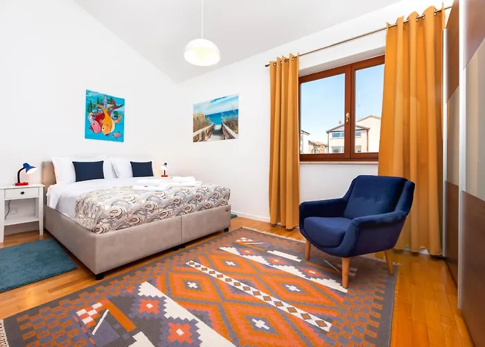 Bellevue - Two Bedroom Apartment With Terrace And Private Garage