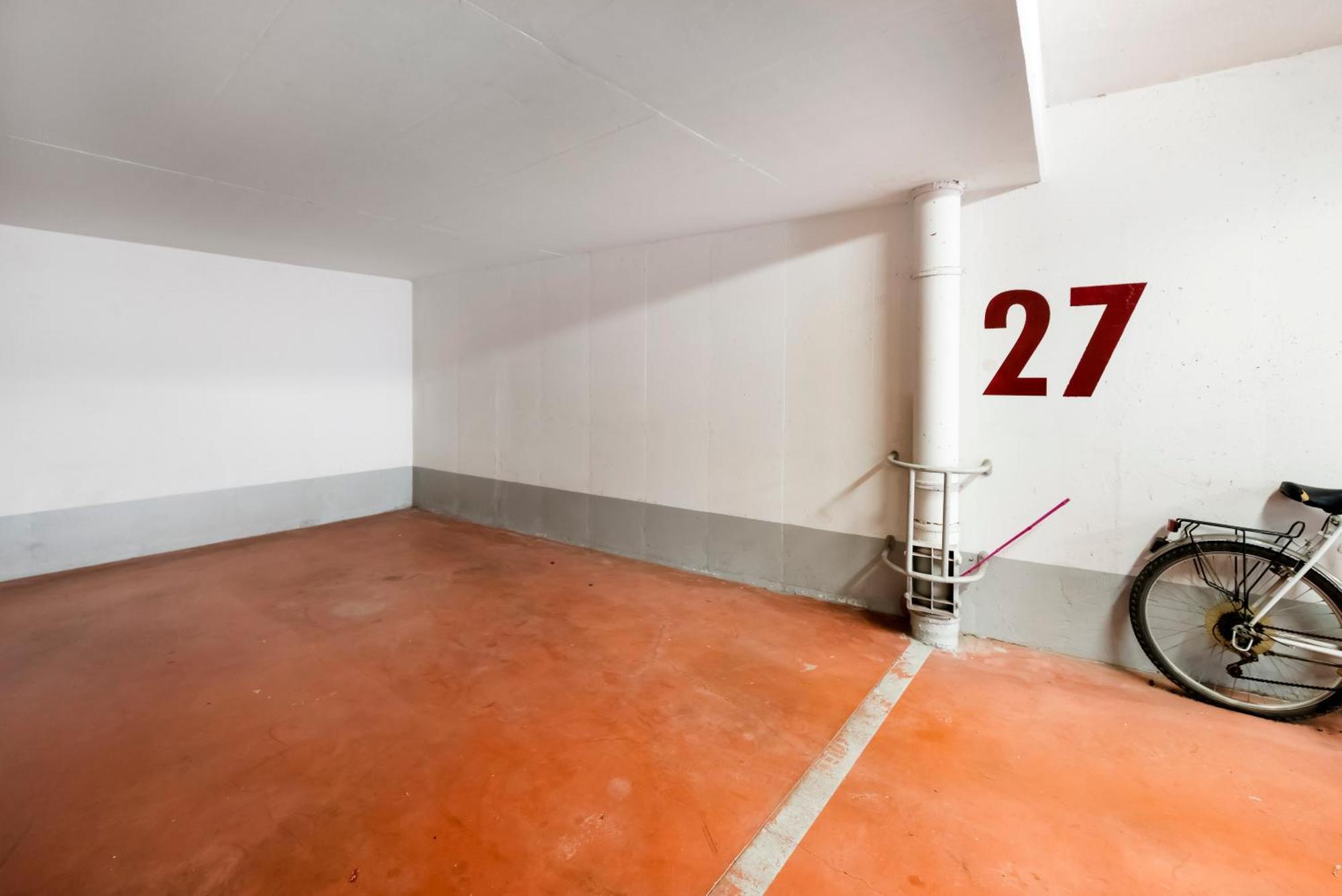 Bellevue - Two Bedroom With Terrace And Private Garage Apartment
