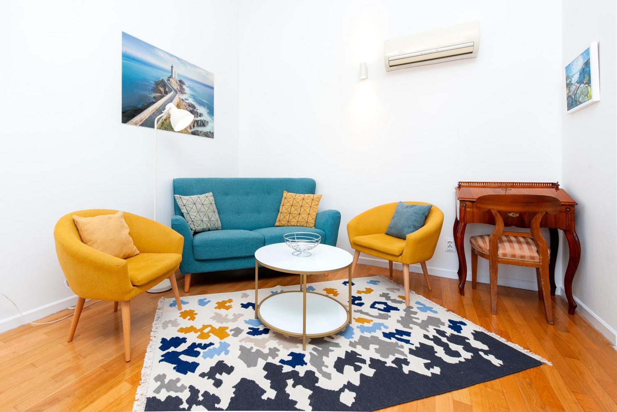 Apartment Bellevue - Two Bedroom With Terrace And Private Garage